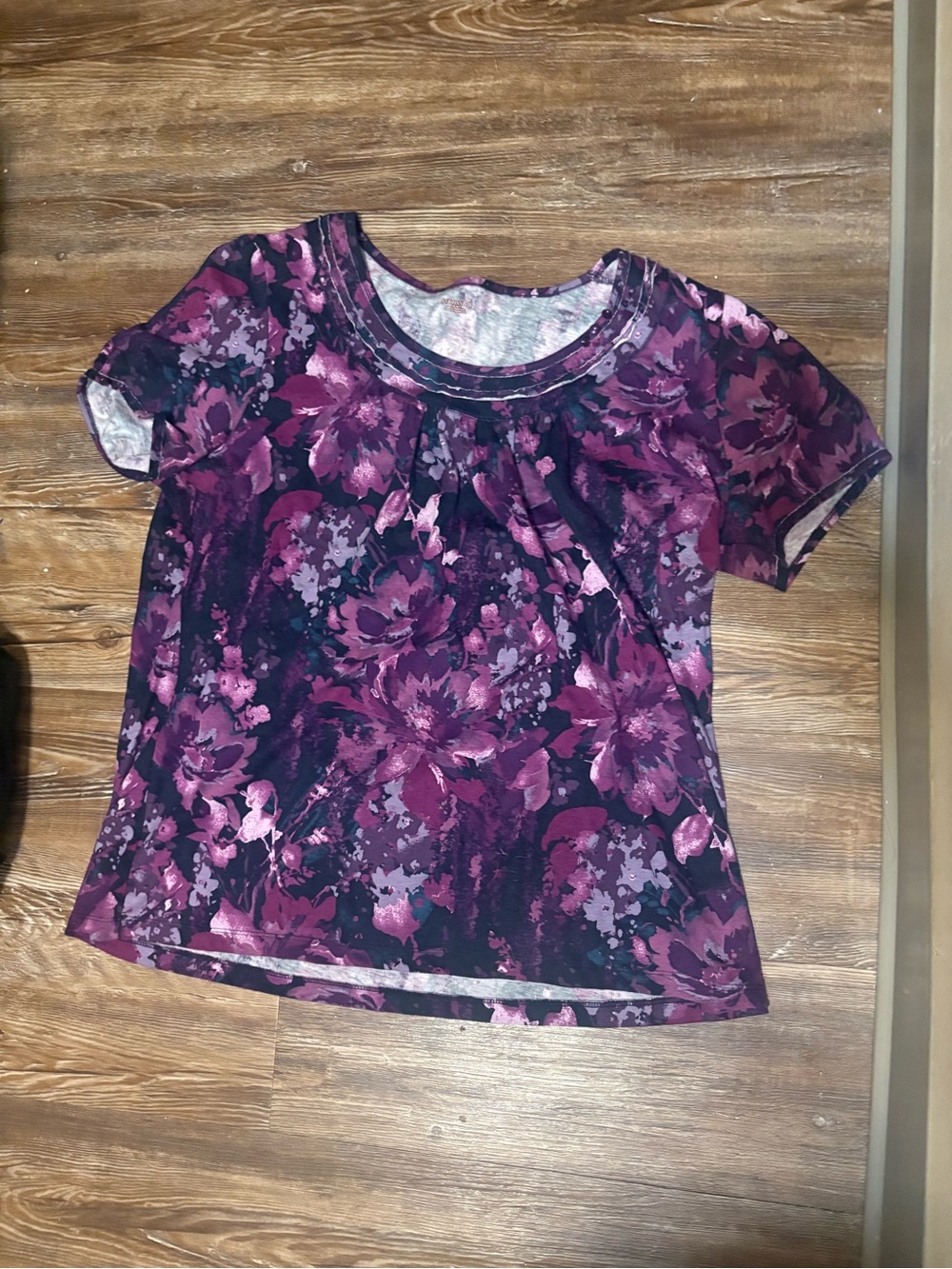 St. John's Bay Purple Floral Short Sleeve Tee